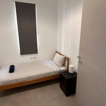 Qawra Penthouse 4person Ac+wifi Apartment St. Paul's Bay