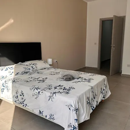 Qawra Penthouse 4person Ac+wifi Σεντ Πόλς Μπέι